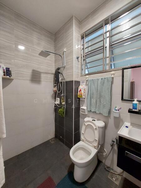 Master Bedroom Bathroom