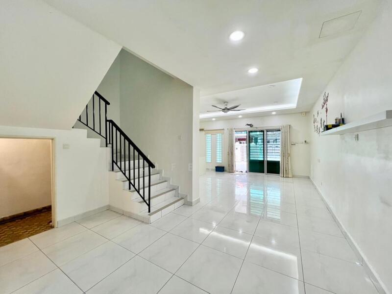 2-storey Terraced House for Sale in Taman JP Perdana (Johor Bahru) - Lifen . - Living Room - PropertyGuru.com.my