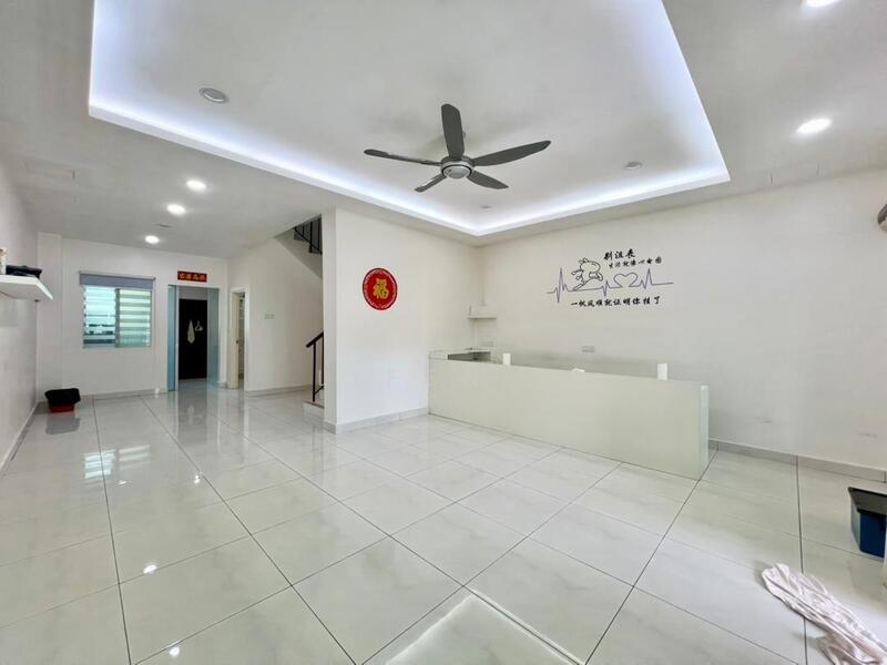 2-storey Terraced House for Sale in Taman JP Perdana (Johor Bahru) - Lifen . - Living Room - PropertyGuru.com.my