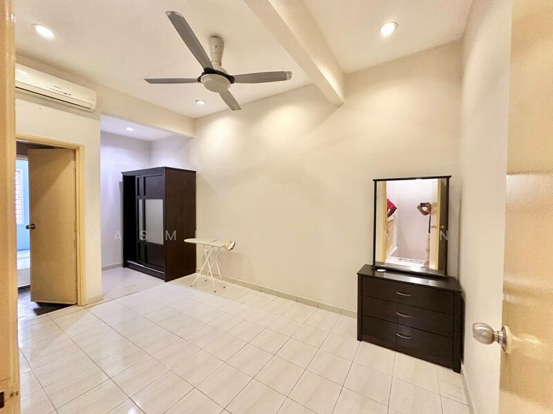 2-storey Terraced House for Sale in Bandar Saujana Putra (Tanjong Duabelas) - Yasmin Sulaiman - PropertyGuru.com.my