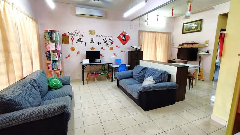Rumah Teres 2 Tingkat untuk Dijual di Taman Putra Prima (Puchong) - Sky Lee - Living Room - PropertyGuru.com.my