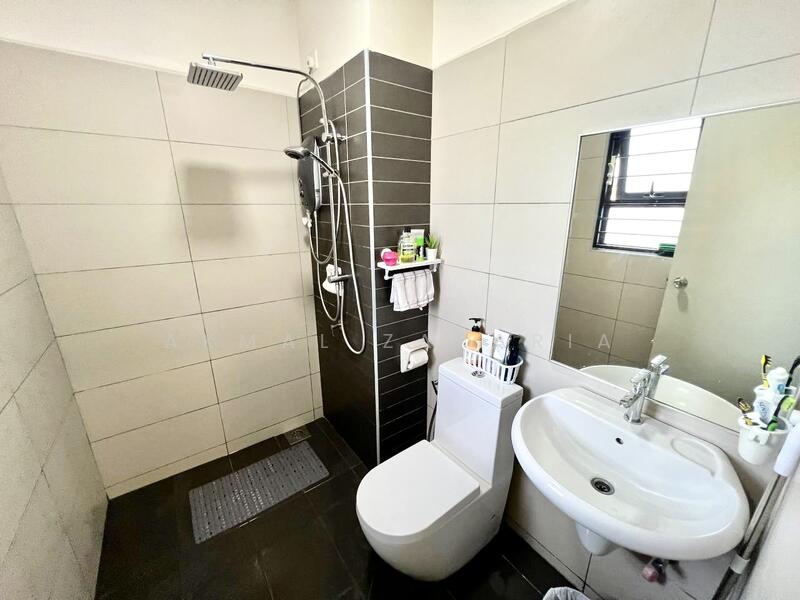 Condominium for Sale at Lake Vista Residence (Tasik Vista Residen) - Akmal Zakaria - Bathroom - PropertyGuru.com.my