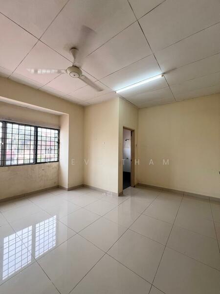 2-storey Terraced House for Sale in Bandar Putra Permai (Seri Kembangan) - Steve Tham - Interior - PropertyGuru.com.my