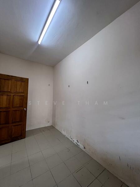 2-storey Terraced House for Sale in Bandar Putra Permai (Seri Kembangan) - Steve Tham - Interior - PropertyGuru.com.my