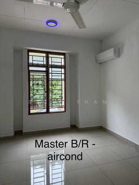 2-storey Terraced House for Sale in Bandar Putra Permai (Seri Kembangan) - Steve Tham - Master Bedroom - PropertyGuru.com.my