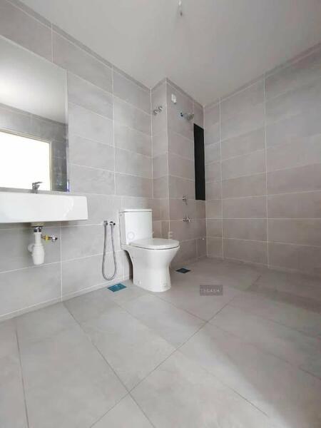 2-storey Terraced House for Sale in Bandar Bukit Raja (Klang) - Loke . - Bathroom - PropertyGuru.com.my