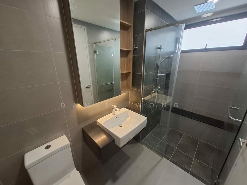 Master Room Bathroom