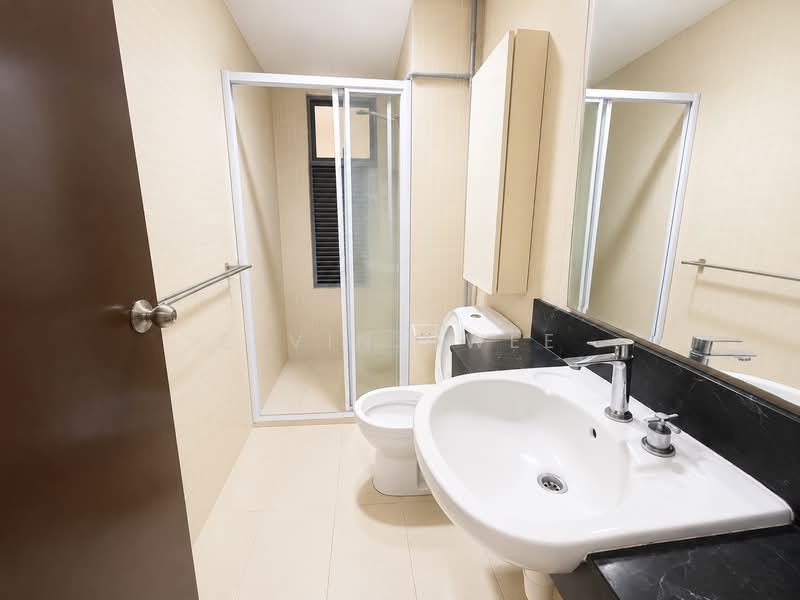 Kediaman Servis untuk Dijual di Saujana Residency - Elvin Gwee - Bathroom - PropertyGuru.com.my