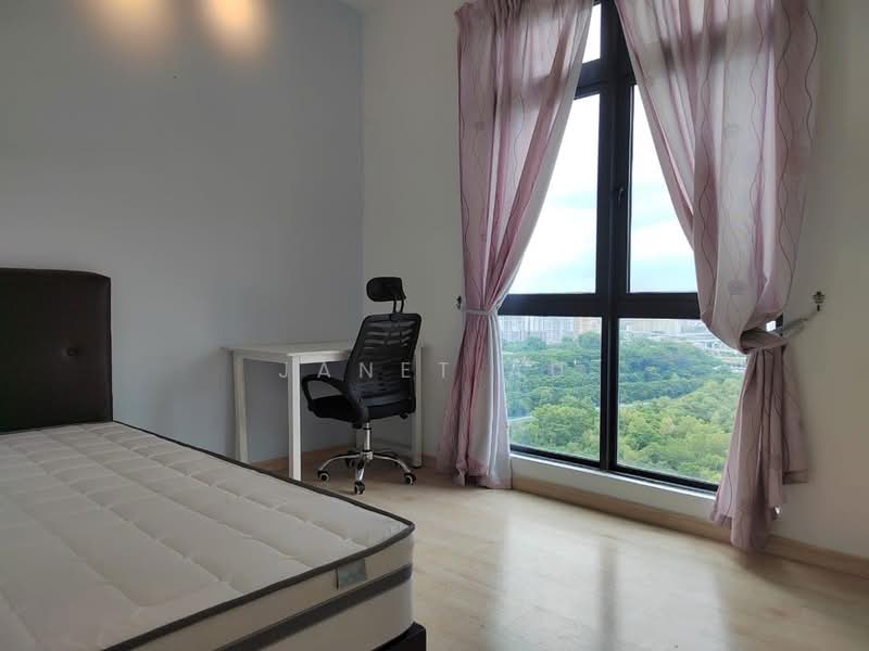 Kondominium untuk Dijual di Parkhill Residence - Janet Au - Bedroom - PropertyGuru.com.my
