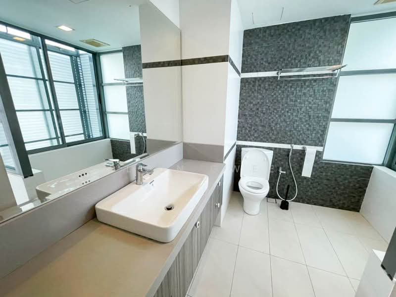 Saujana Residency untuk Untuk Disewa - RM 5,300 /bulan, Mac 2026 - Bathroom - PropertyGuru.com.my