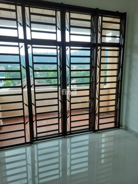 Untuk Disewa - 2.5 Storey Semi-D For Rent @ Batu Ferringhi