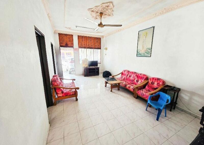 1-storey Terraced House for Sale in Taman Ungku Tun Aminah (Skudai) - Ku Mei - Living Room - PropertyGuru.com.my