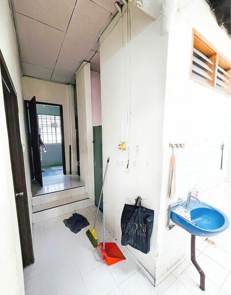 1-storey Terraced House for Sale in Taman Ungku Tun Aminah (Skudai) - Ku Mei - Interior - PropertyGuru.com.my