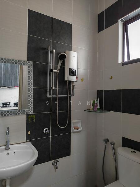 Rumah Teres 2 Tingkat untuk Dijual di Bandar Dato Onn (Tebrau) - SY Tan - Bathroom - PropertyGuru.com.my