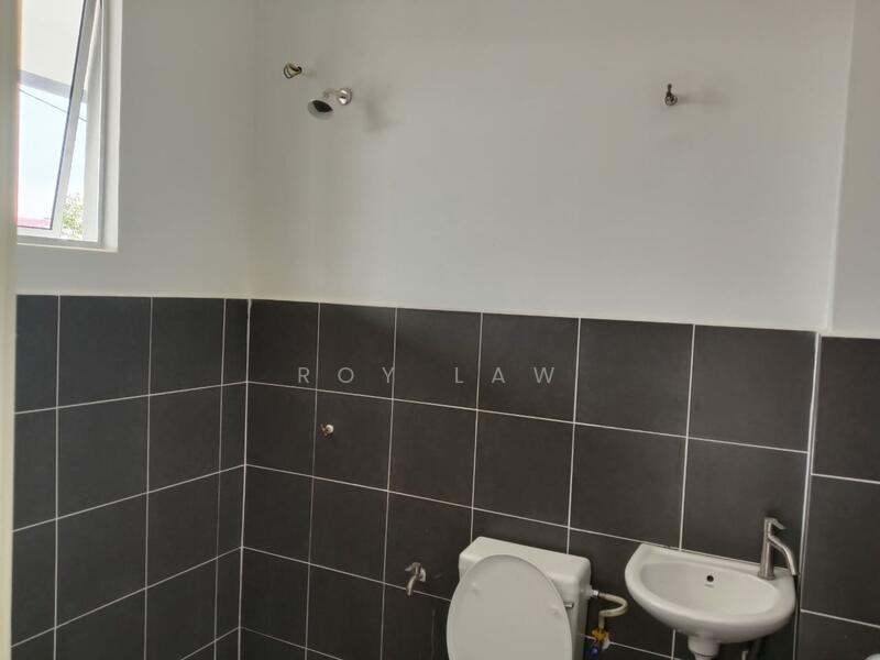 Terraced House for Rent in Port Dickson (Negeri Sembilan) - Roy Law - Bathroom - PropertyGuru.com.my