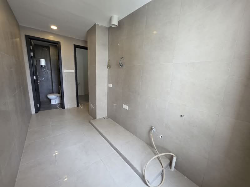 Kondominium untuk Dijual di Quayside Seafront Resort Condominiums - Kenneth Kung - Bathroom - PropertyGuru.com.my