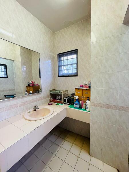 2-storey Terraced House for Sale in Bukit Jelutong (Shah Alam) - Mudz Salahuddin - Bathroom - PropertyGuru.com.my