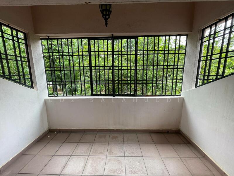 2-storey Terraced House for Sale in Bukit Jelutong (Shah Alam) - Mudz Salahuddin - Balcony - PropertyGuru.com.my