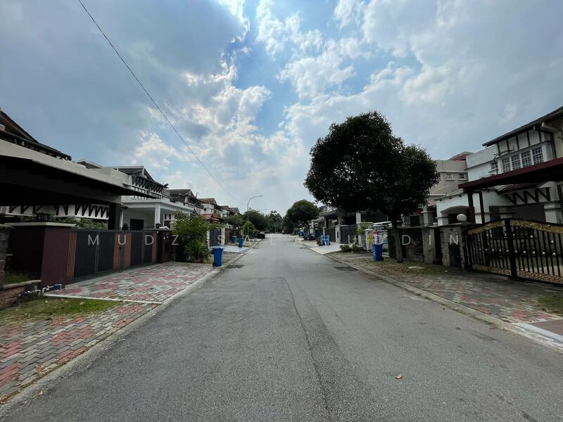 2-storey Terraced House for Sale in Bukit Jelutong (Shah Alam) - Mudz Salahuddin - Exterior - PropertyGuru.com.my