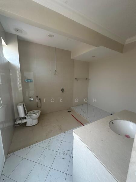 Rumah Berkembar untuk Disewa di Batu Ferringhi (Penang) - Rick Goh - Bathroom - PropertyGuru.com.my