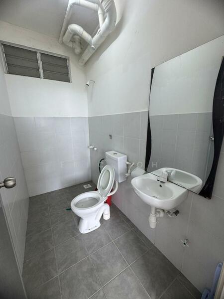 Apartment for Rent at Flora Damai - Eric Loh - Master Bathroom - PropertyGuru.com.my
