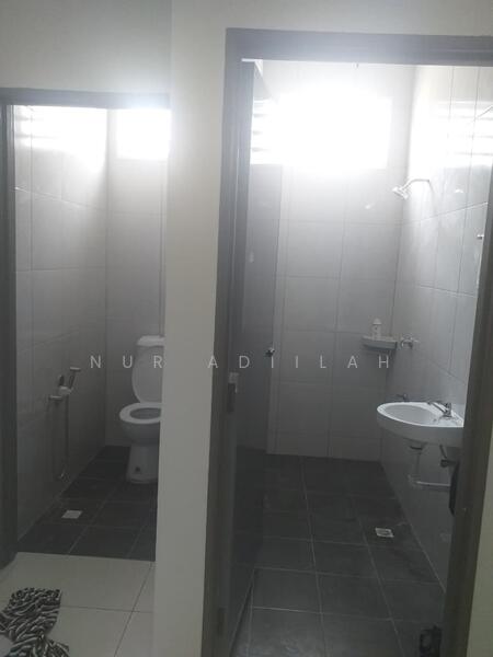 Semi-Detached House for Rent in Padang Serai (Kedah) - Nur Adiilah - Bathroom - PropertyGuru.com.my