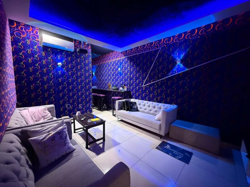 Bungalow for Sale in Amverton Hills (Sungai Buloh) - Oscar Pong - Living Room - PropertyGuru.com.my