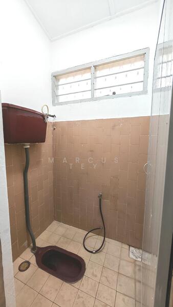 1-storey Terraced House for Sale in Taman Matahari (Kluang) - Marcus Tey - Bathroom - PropertyGuru.com.my