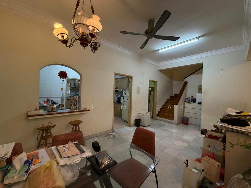 Jalan Kubah Bukit Jelutong Shah Alam Corner Lot Double Storey Superlink House For Sale untuk Untuk Dijual - RM 1,350,000, Apr 2026 - Living Room - PropertyGuru.com.my