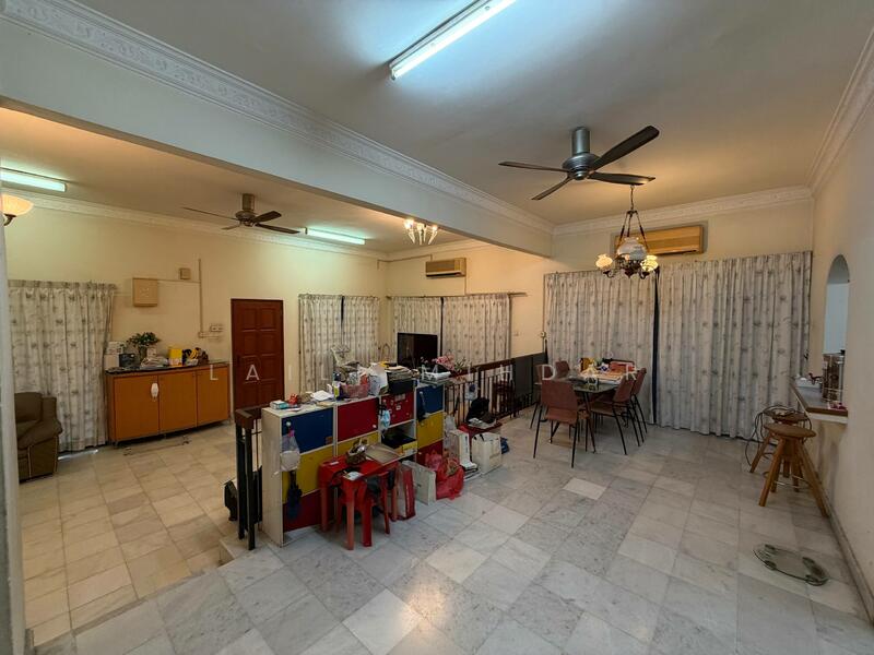 Jalan Kubah Bukit Jelutong Shah Alam Corner Lot Semi-Detached House For Sale untuk Untuk Dijual - RM 1,350,000, Mac 2026 - Living Room - PropertyGuru.com.my