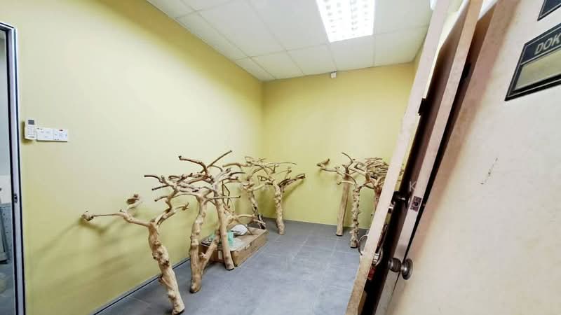 Shop for Sale in Taman Industri Alam Jaya (Puncak Alam) - Rohana Ishak - Interior - PropertyGuru.com.my