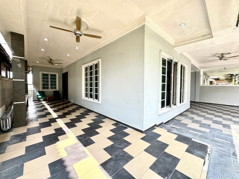Rumah Berkembar untuk Dijual di Shah Alam (Selangor) - Adaw Zain - Exterior - PropertyGuru.com.my