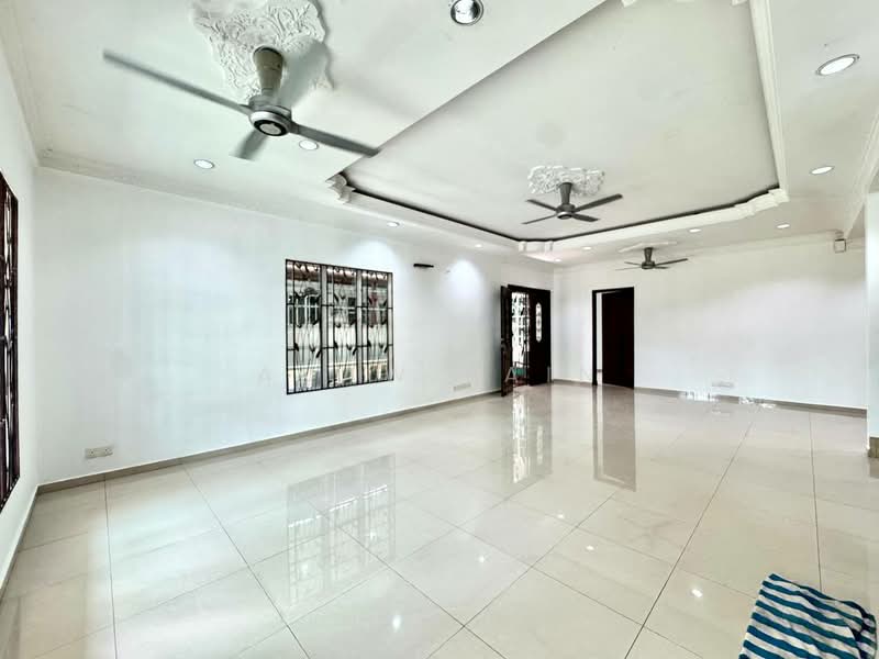 Rumah Berkembar untuk Dijual di Shah Alam (Selangor) - Adaw Zain - Living Room - PropertyGuru.com.my