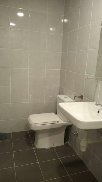Condominium for Rent at The Edge Residence - TJ Yoo - Bathroom - PropertyGuru.com.my