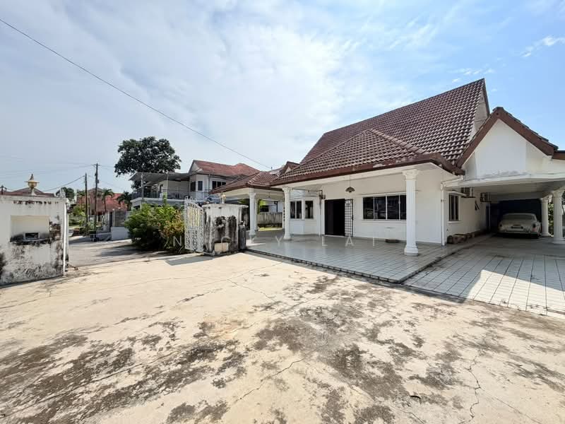 Bungalow for Sale in Rawang (Selangor) - Nicky Lai - Exterior - PropertyGuru.com.my