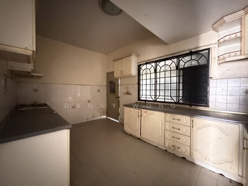 Bungalow for Sale in Taman Sri Hijau (Rawang) - Danny Wong - Kitchen - PropertyGuru.com.my