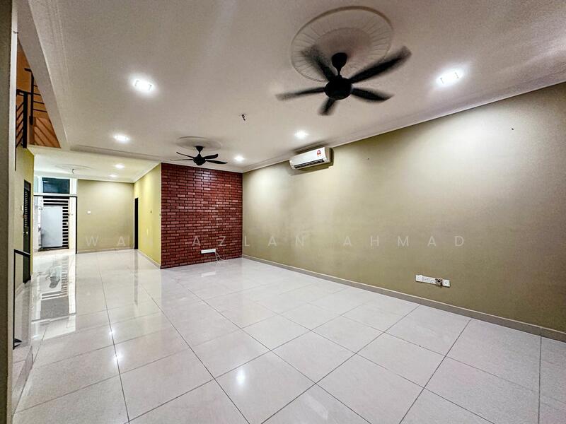 Rumah Teres 2-Tingkat untuk Dijual di Kajang (Selangor) - Wan Azlan Ahmad - Living Room - PropertyGuru.com.my