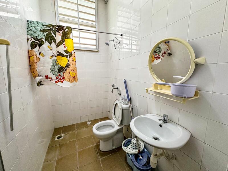 Rumah Teres 2-Tingkat untuk Dijual di Kajang (Selangor) - Wan Azlan Ahmad - Bathroom - PropertyGuru.com.my