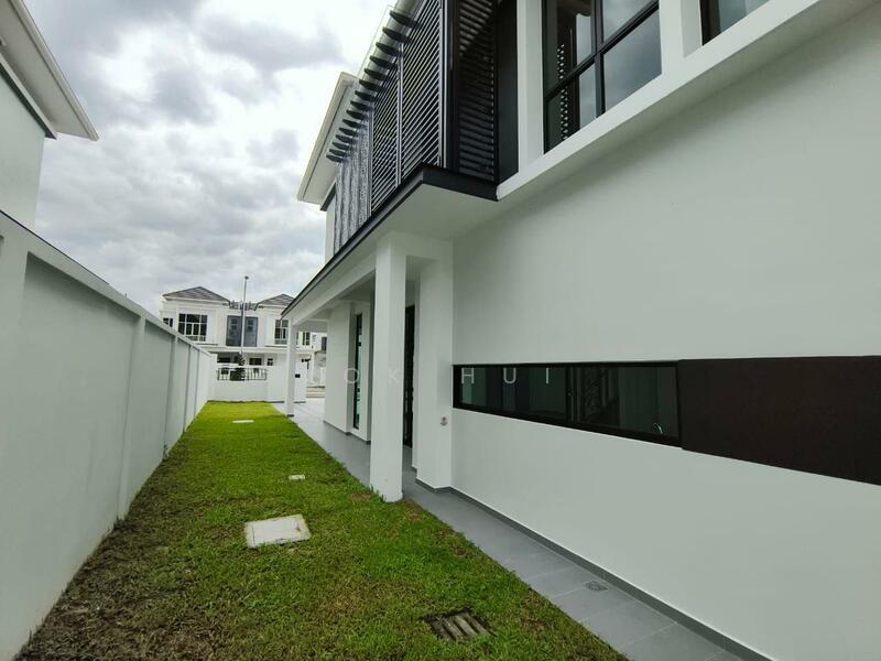 Semi-Detached House for Sale in Setia Tropika (Johor Bahru) - Kok Hui - Exterior - PropertyGuru.com.my