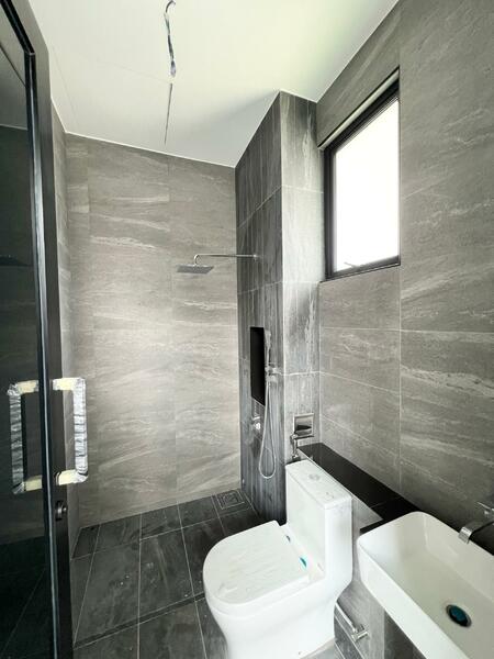 Semi-Detached House for Sale in Setia Tropika (Johor Bahru) - Kok Hui - Bathroom - PropertyGuru.com.my