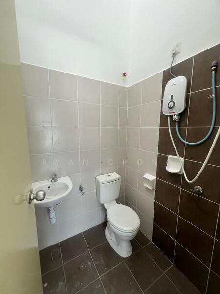 1.5-storey Terraced House for Rent in Kulai (Johor) - Ryan Chong - Bathroom - PropertyGuru.com.my