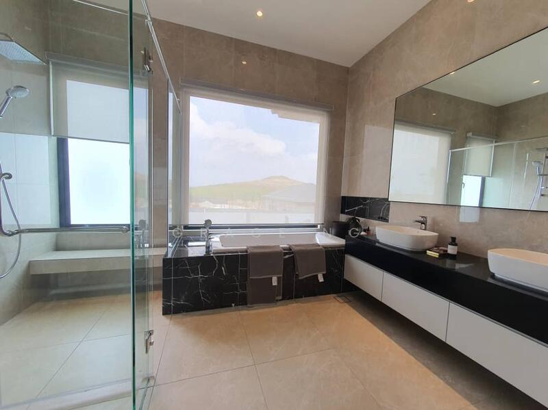 Rumah Banglo untuk Dijual di Bandar Seri Coalfields (Sungai Buloh) - Grace Ng - Bathroom - PropertyGuru.com.my