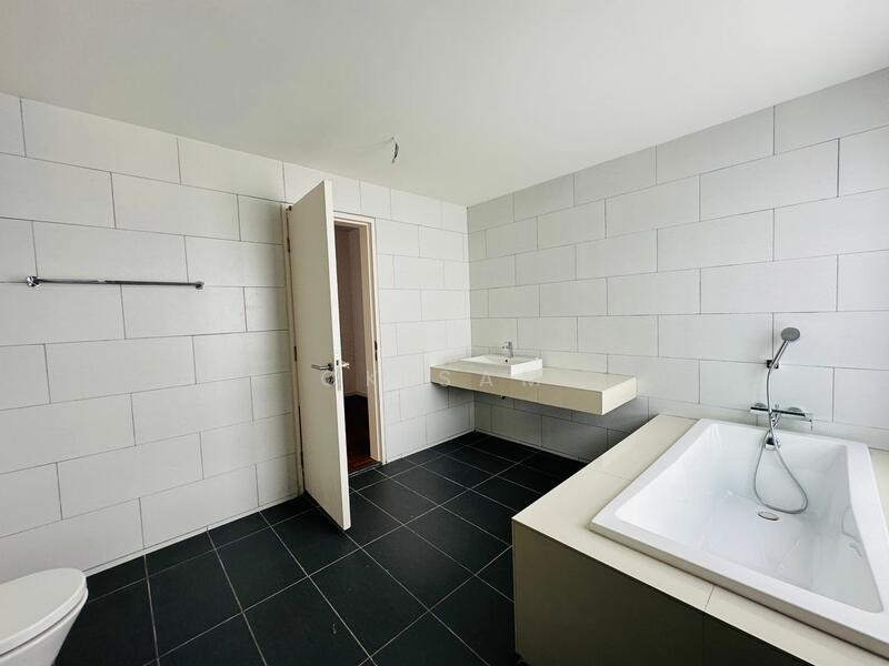 3-storey Terraced House for Sale in Batu Arang (Selangor) - CK Sam - Bathroom - PropertyGuru.com.my