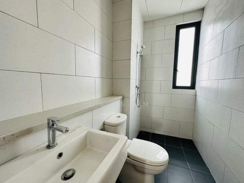 3-storey Terraced House for Sale in Batu Arang (Selangor) - CK Sam - Bathroom - PropertyGuru.com.my