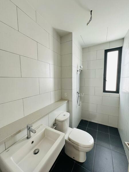 3-storey Terraced House for Sale in Batu Arang (Selangor) - CK Sam - Bathroom - PropertyGuru.com.my