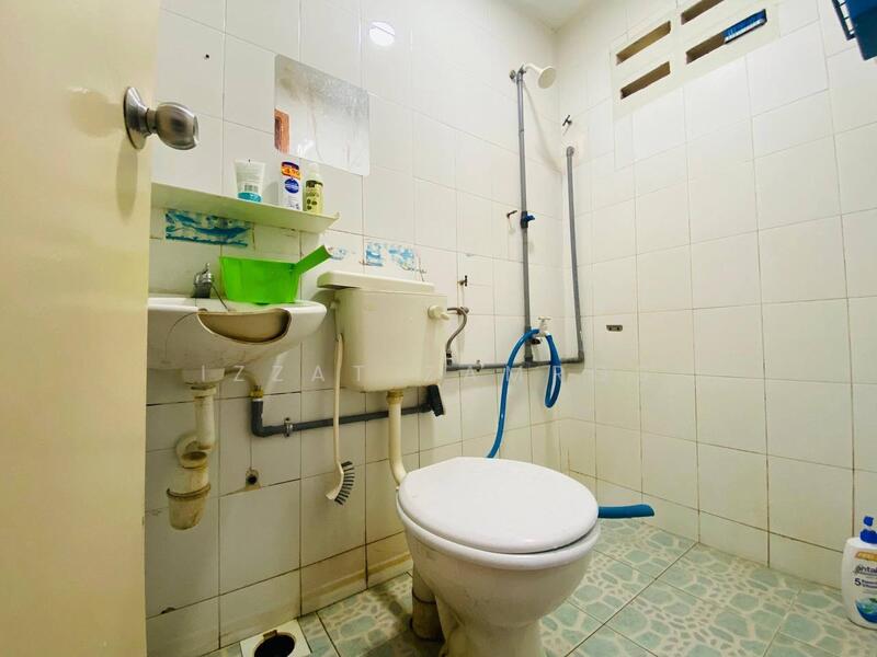 U12, Taman Cahaya Alam untuk Untuk Dijual - RM 525,000, Mac 2026 - Bathroom - PropertyGuru.com.my