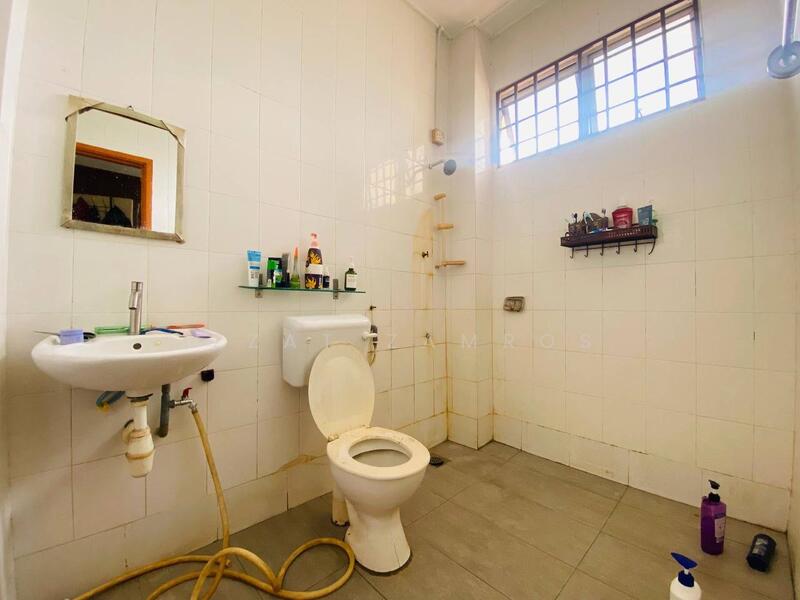 U12, Taman Cahaya Alam untuk Untuk Dijual - RM 525,000, Mac 2026 - Bathroom - PropertyGuru.com.my