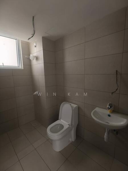 Service Residence for Sale at Vista Tiara (MBW Bay) - Win Kam - Bathroom - PropertyGuru.com.my