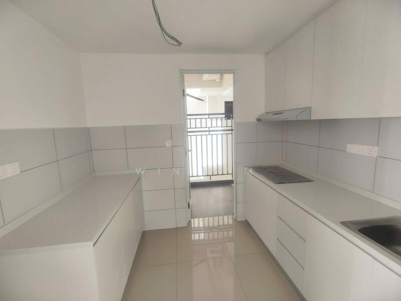 Service Residence for Sale at Vista Tiara (MBW Bay) - Win Kam - Kitchen - PropertyGuru.com.my