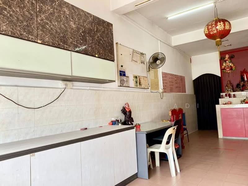 Shop for Sale in Taman Ungku Tun Aminah (Skudai) - APRILIA CHAYADI - Interior - PropertyGuru.com.my